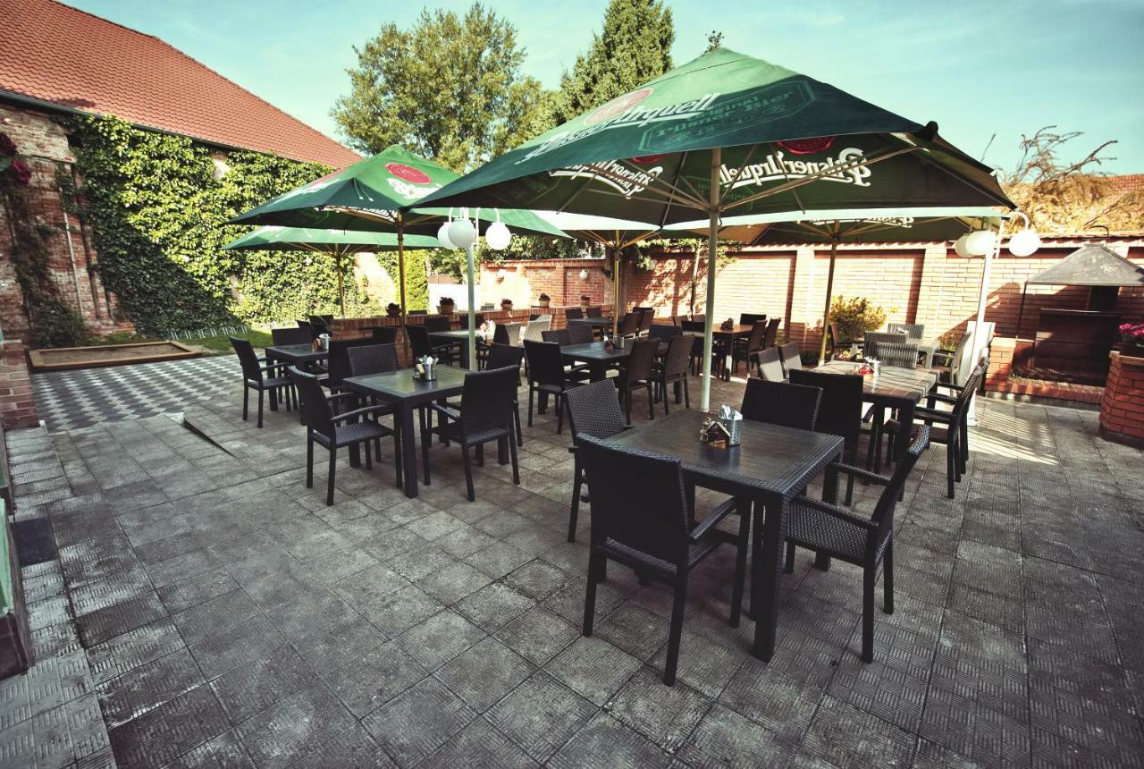 Restaurace A Penzion Praha ดอลนีดูนาโยวิเช ภายนอก รูปภาพ