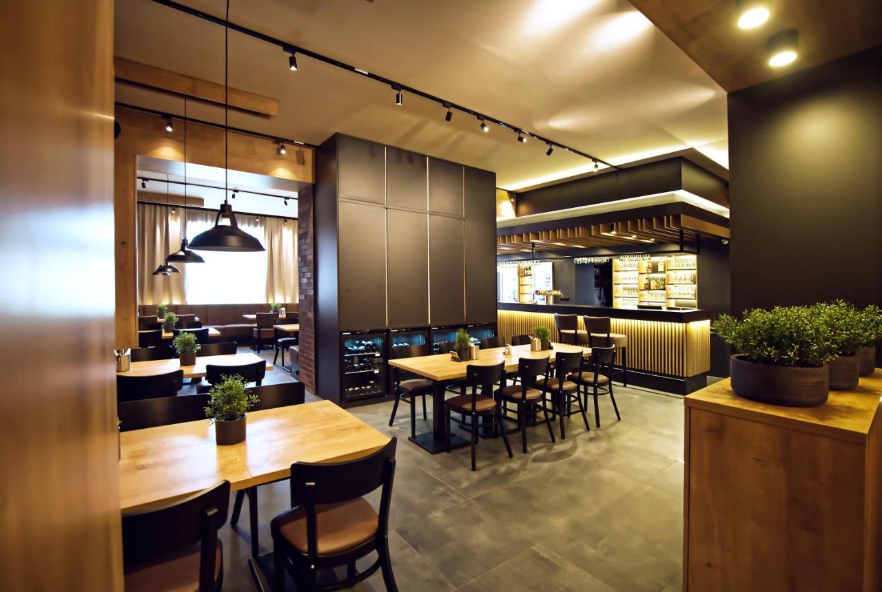 Restaurace A Penzion Praha ดอลนีดูนาโยวิเช ภายนอก รูปภาพ